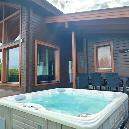 Lumikki 1 - 8 Henkiloelle, Luoteis-himos Ski-inout Villa *