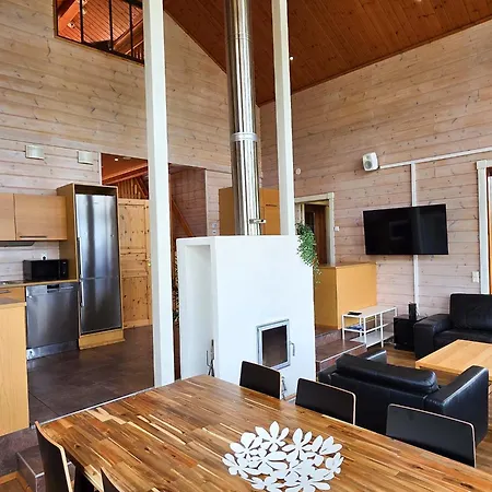 Lumikki 1 - 8 Henkiloelle, Luoteis-himos Ski-inout Βίλα